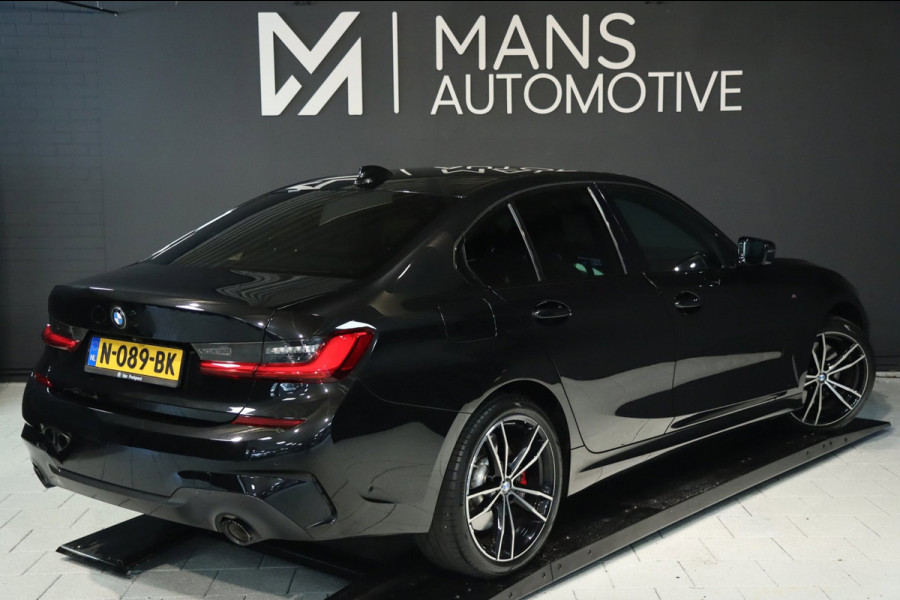 BMW 3-serie 320e M Sport / ACC / CAMERA / LEDER / CARPLAY / STUUR+STOELVERW