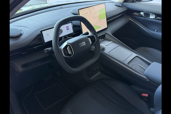 GEELY E5 Pro+ 68 kWh | LONG RANGE 450 Km wltp | 8 Jaar Garantie | 19'' LMV Verwarmde & Gekoelde Stoelen | 360° View | Warmtepomp | Leder