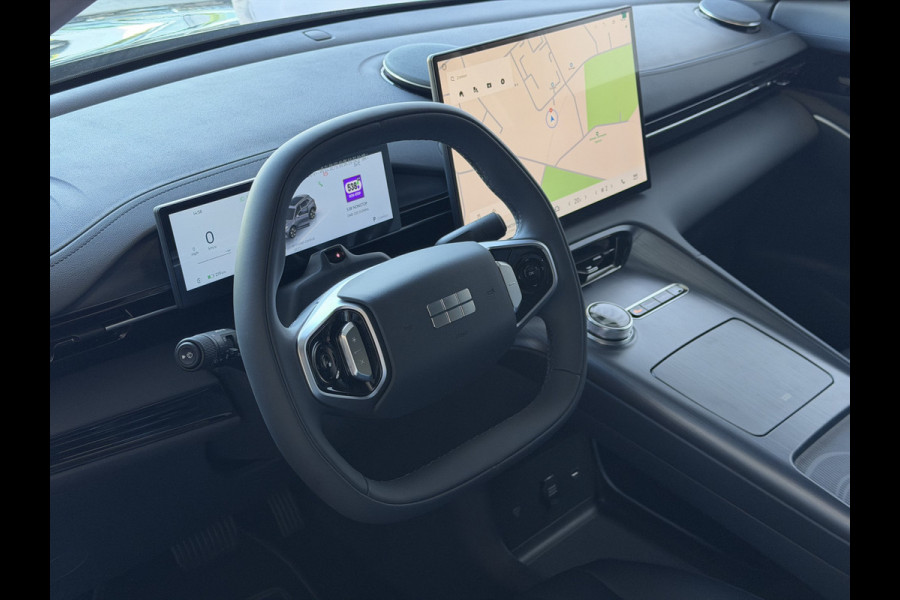 GEELY E5 Pro+ 68 kWh | LONG RANGE 450 Km wltp | 8 Jaar Garantie | 19'' LMV Verwarmde & Gekoelde Stoelen | 360° View | Warmtepomp | Leder