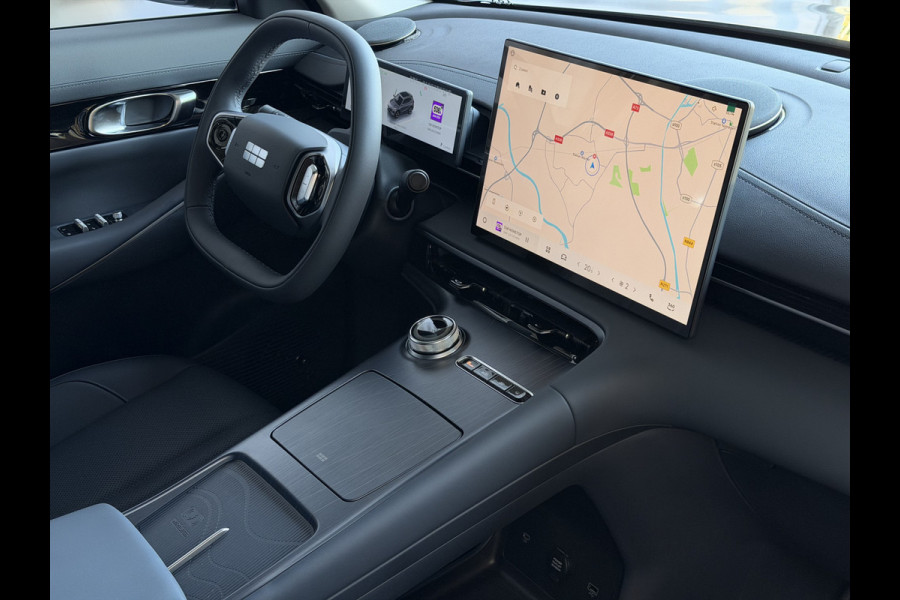 GEELY E5 Pro+ 68 kWh | LONG RANGE 450 Km wltp | 8 Jaar Garantie | 19'' LMV Verwarmde & Gekoelde Stoelen | 360° View | Warmtepomp | Leder