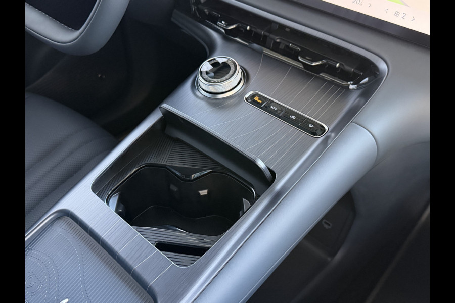 GEELY E5 Pro+ 68 kWh | LONG RANGE 450 Km wltp | 8 Jaar Garantie | 19'' LMV Verwarmde & Gekoelde Stoelen | 360° View | Warmtepomp | Leder