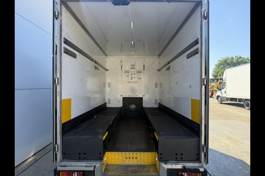 Renault Master Plancher T35 2.3 DCI 150PK Lowliner Bakwagen Airco Cruise Control Camera Foodtruck Meubelbak Paardenwagen
