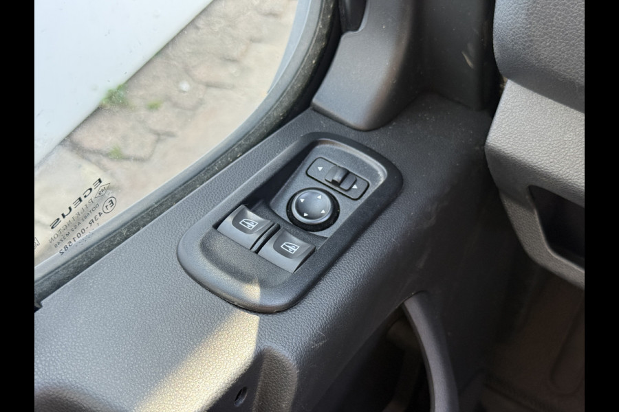 Renault Master Plancher T35 2.3 DCI 150PK Lowliner Bakwagen Airco Cruise Control Camera Foodtruck Meubelbak Paardenwagen