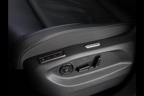 Volkswagen Tiguan 1.5 eHybrid R-Line Edition 272 pk Automaat (DSG) | Verlengde garantie | Navigatie | Panoramadak | Trekhaak (wegklapbaar) | Rondomzicht camera | Lederen bekleding |Stoelverwarming/ventilatie | R-Line |