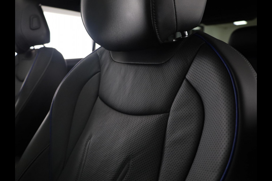 Volkswagen Tiguan 1.5 eHybrid R-Line Edition 272 pk Automaat (DSG) | Verlengde garantie | Navigatie | Panoramadak | Trekhaak (wegklapbaar) | Rondomzicht camera | Lederen bekleding |Stoelverwarming/ventilatie | R-Line |