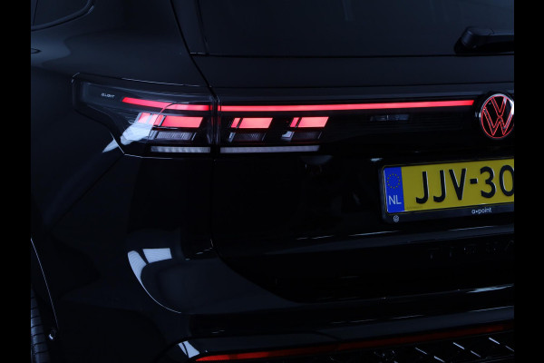 Volkswagen Tiguan 1.5 eHybrid R-Line Edition 272 pk Automaat (DSG) | Verlengde garantie | Navigatie | Panoramadak | Trekhaak (wegklapbaar) | Rondomzicht camera | Lederen bekleding |Stoelverwarming/ventilatie | R-Line |