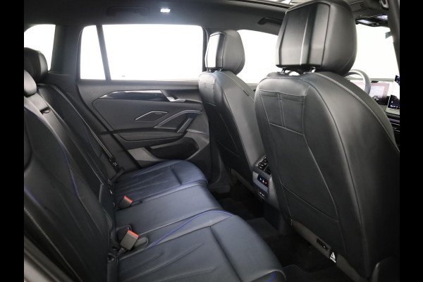 Volkswagen Tiguan 1.5 eHybrid R-Line Edition 272 pk Automaat (DSG) | Verlengde garantie | Navigatie | Panoramadak | Trekhaak (wegklapbaar) | Rondomzicht camera | Lederen bekleding |Stoelverwarming/ventilatie | R-Line |