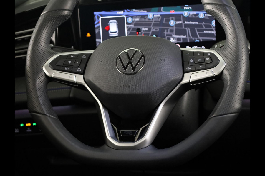 Volkswagen Tiguan 1.5 eHybrid R-Line Edition 272 pk Automaat (DSG) | Verlengde garantie | Navigatie | Panoramadak | Trekhaak (wegklapbaar) | Rondomzicht camera | Lederen bekleding |Stoelverwarming/ventilatie | R-Line |