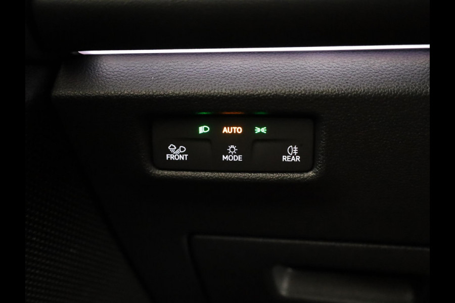 Volkswagen Tiguan 1.5 eHybrid R-Line Edition 272 pk Automaat (DSG) | Verlengde garantie | Navigatie | Panoramadak | Trekhaak (wegklapbaar) | Rondomzicht camera | Lederen bekleding |Stoelverwarming/ventilatie | R-Line |