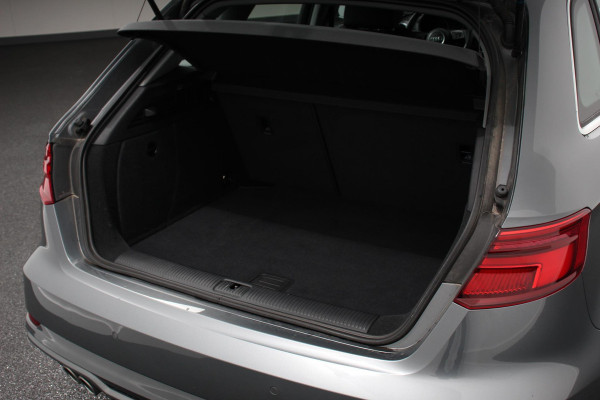Audi A3 Sportback 35 TFSI 150pk Automaat S-Line Sport Climate Control Parkeer sensoren Full Led Stoelverwarming Lichtmetalen Velgen