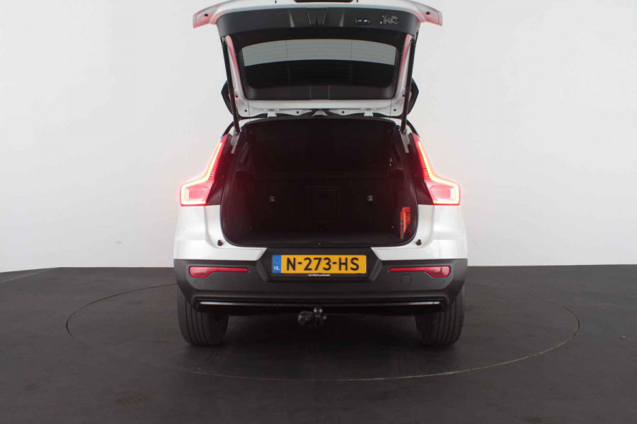 Volvo XC40 1.5 T3 R-Design > Trekhaak/H&K/Zwart dak/Winterpakket pro...