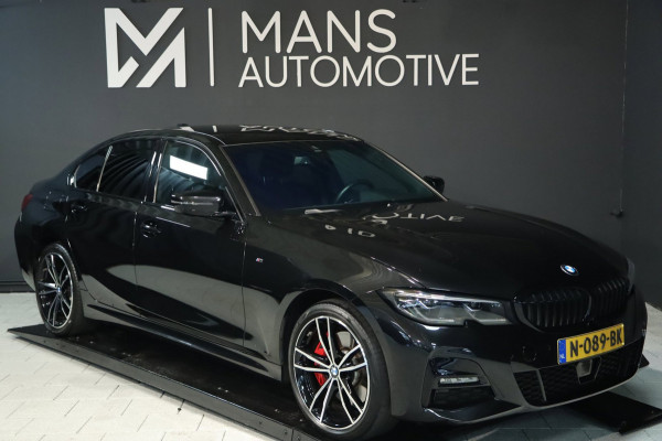 BMW 3-serie 320e M Sport / ACC / CAMERA / LEDER / CARPLAY / STUUR+STOELVERW