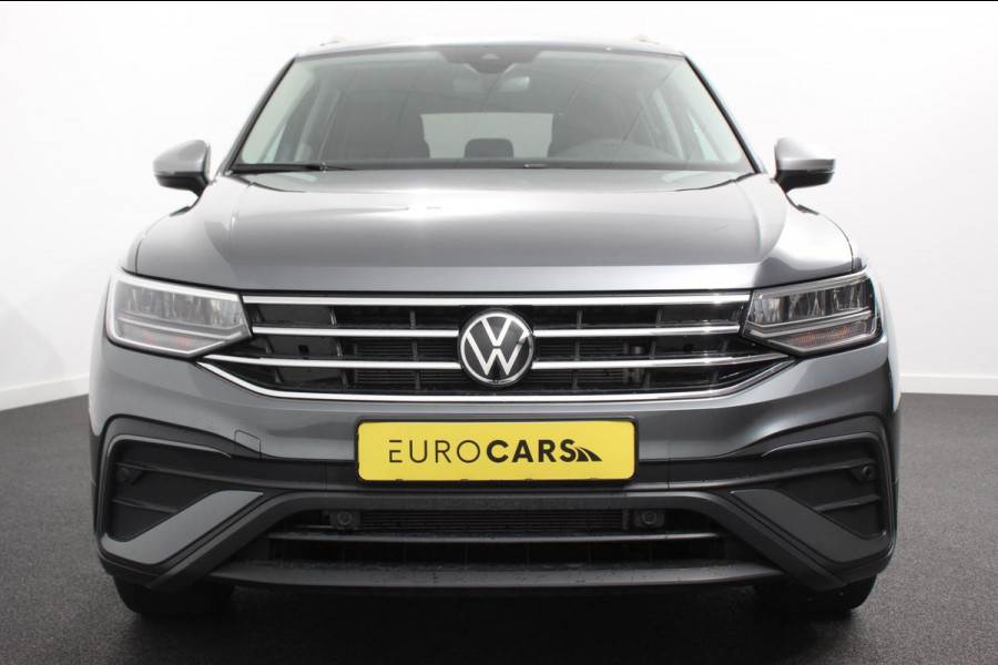 Volkswagen Tiguan Allspace 1.5 TSI 150pk DSG Move 7p. Navigatie Apple Carplay/Android Auto Wireless Trekhaak Parkeersensoren Camera Adaptive Cruise Control Stoel-en stuurverwarming Climate Control