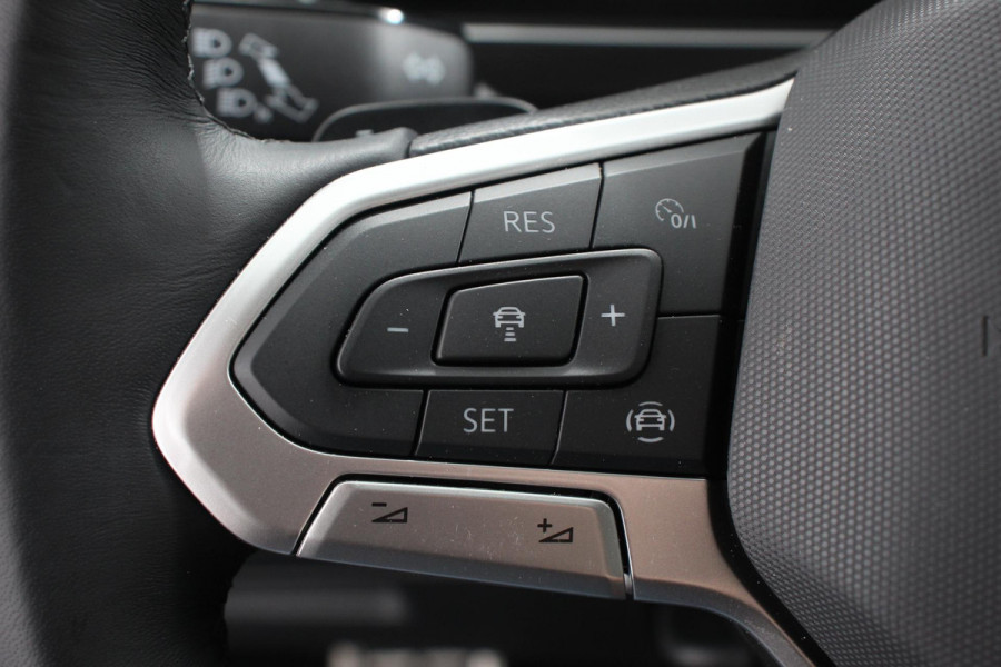 Volkswagen Tiguan Allspace 1.5 TSI 150pk DSG Move 7p. Navigatie Apple Carplay/Android Auto Wireless Trekhaak Parkeersensoren Camera Adaptive Cruise Control Stoel-en stuurverwarming Climate Control