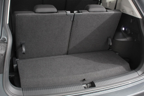 Volkswagen Tiguan Allspace 1.5 TSI 150pk DSG Move 7p. Navigatie Apple Carplay/Android Auto Wireless Trekhaak Parkeersensoren Camera Adaptive Cruise Control Stoel-en stuurverwarming Climate Control