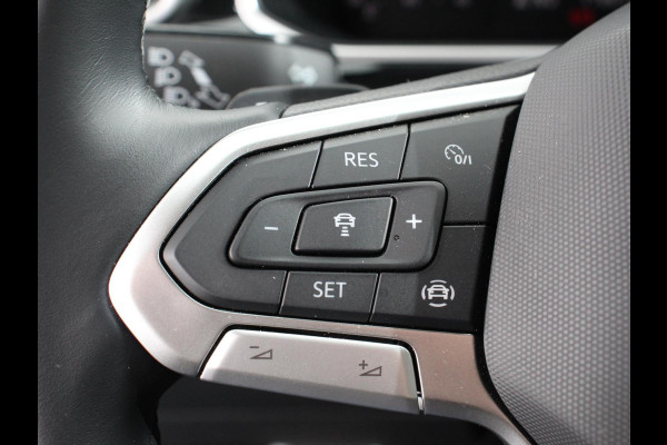 Volkswagen T-Roc 1.5 TSI 150pk DSG R-Line Navigatie Apple Carplay/Android Auto Parkeersensoren Camera Adaptive Cruise Control Dab Digitale Cockpit