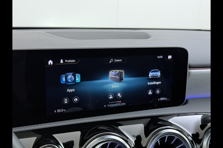 Mercedes-Benz A-Klasse 200 164PK AUT-7 AMG Pano-Dak Trekhaak Adap.Cruise Camera Navi Elek.Stoelen+Memory+Verwarmd Apple Carplay Android Rijassistentiepakket Business Plus-pakket Pdc Privacy Glas DAB Bluetooth Lmv Isofix Apps 1.600KG Trekgewicht Origineel Nederlandse Auto