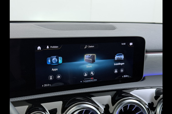 Mercedes-Benz A-Klasse 200 164PK AUT-7 AMG Pano-Dak Trekhaak Adap.Cruise Camera Navi Elek.Stoelen+Memory+Verwarmd Apple Carplay Android Rijassistentiepakket Business Plus-pakket Pdc Privacy Glas DAB Bluetooth Lmv Isofix Apps 1.600KG Trekgewicht Origineel Nederlandse Auto