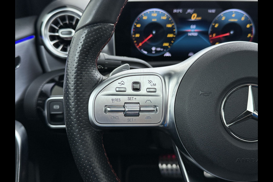 Mercedes-Benz A-Klasse 200 164PK AUT-7 AMG Pano-Dak Trekhaak Adap.Cruise Camera Navi Elek.Stoelen+Memory+Verwarmd Apple Carplay Android Rijassistentiepakket Business Plus-pakket Pdc Privacy Glas DAB Bluetooth Lmv Isofix Apps 1.600KG Trekgewicht Origineel Nederlandse Auto