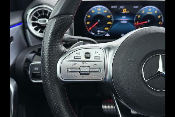 Mercedes-Benz A-Klasse 200 164PK AUT-7 AMG Pano-Dak Trekhaak Adap.Cruise Camera Navi Elek.Stoelen+Memory+Verwarmd Apple Carplay Android Rijassistentiepakket Business Plus-pakket Pdc Privacy Glas DAB Bluetooth Lmv Isofix Apps 1.600KG Trekgewicht Origineel Nederlandse Auto