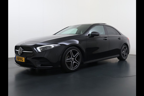Mercedes-Benz A-Klasse 200 164PK AUT-7 AMG Pano-Dak Trekhaak Adap.Cruise Camera Navi Elek.Stoelen+Memory+Verwarmd Apple Carplay Android Rijassistentiepakket Business Plus-pakket Pdc Privacy Glas DAB Bluetooth Lmv Isofix Apps 1.600KG Trekgewicht Origineel Nederlandse Auto