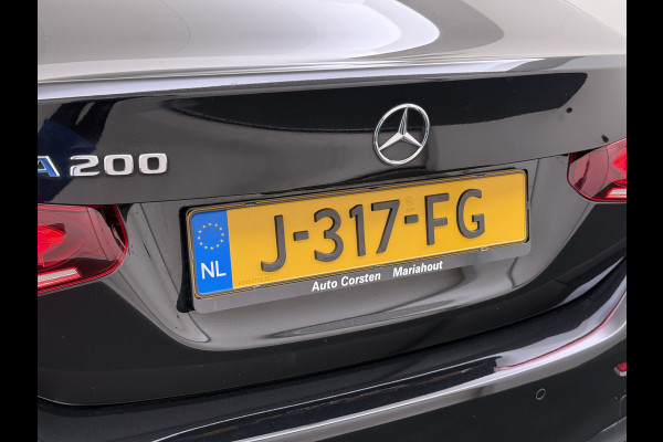 Mercedes-Benz A-Klasse 200 164PK AUT-7 AMG Pano-Dak Trekhaak Adap.Cruise Camera Navi Elek.Stoelen+Memory+Verwarmd Apple Carplay Android Rijassistentiepakket Business Plus-pakket Pdc Privacy Glas DAB Bluetooth Lmv Isofix Apps 1.600KG Trekgewicht Origineel Nederlandse Auto