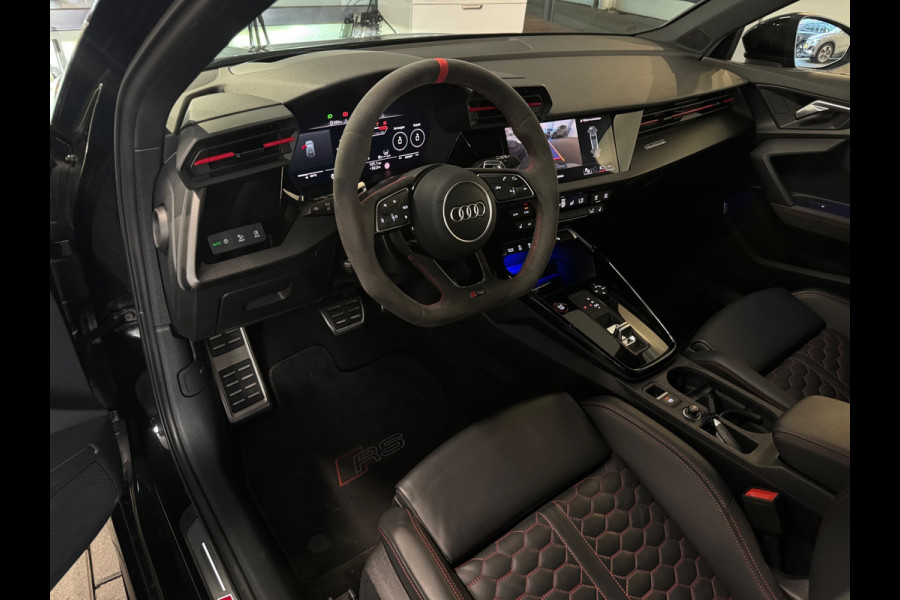 Audi RS3 Sportback 2.5 TFSI quattro Pano|HuD|Keyless|Memory|B&O|Sfeer
