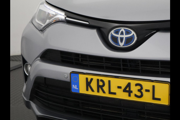 Toyota RAV4 2.5 HYBRID DYNAMIC SPORT GARANTIE 10-2028 ACHTERUITRIJ CAMERA . ADAPTIEVE CRUISE CONTROL . PARKEERSENSOREN VOOR & ACHTER .