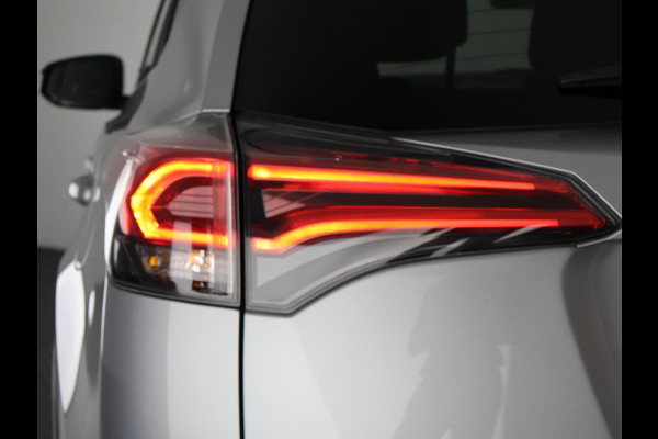 Toyota RAV4 2.5 HYBRID DYNAMIC SPORT GARANTIE 10-2028 ACHTERUITRIJ CAMERA . ADAPTIEVE CRUISE CONTROL . PARKEERSENSOREN VOOR & ACHTER .