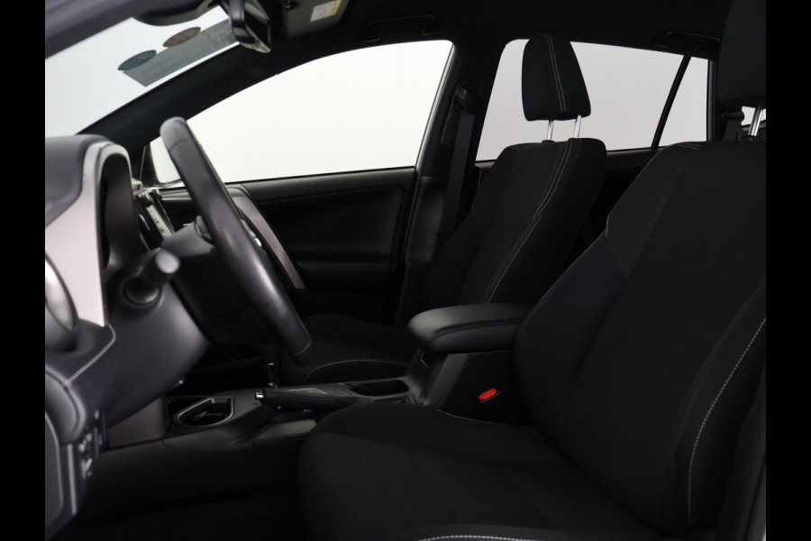 Toyota RAV4 2.5 HYBRID DYNAMIC SPORT GARANTIE 10-2028 ACHTERUITRIJ CAMERA . ADAPTIEVE CRUISE CONTROL . PARKEERSENSOREN VOOR & ACHTER .
