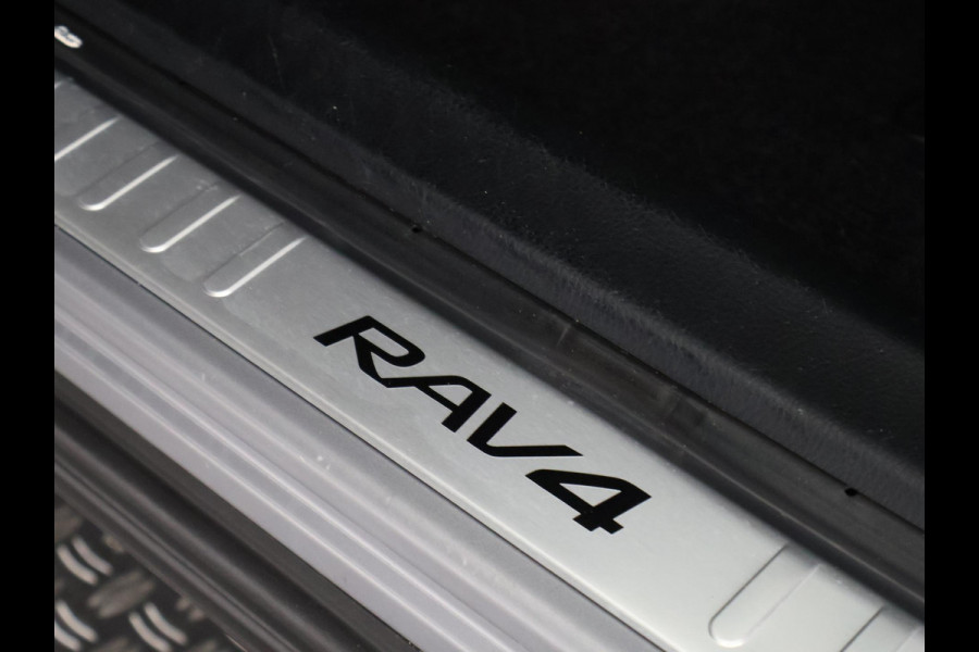 Toyota RAV4 2.5 HYBRID DYNAMIC SPORT GARANTIE 10-2028 ACHTERUITRIJ CAMERA . ADAPTIEVE CRUISE CONTROL . PARKEERSENSOREN VOOR & ACHTER .