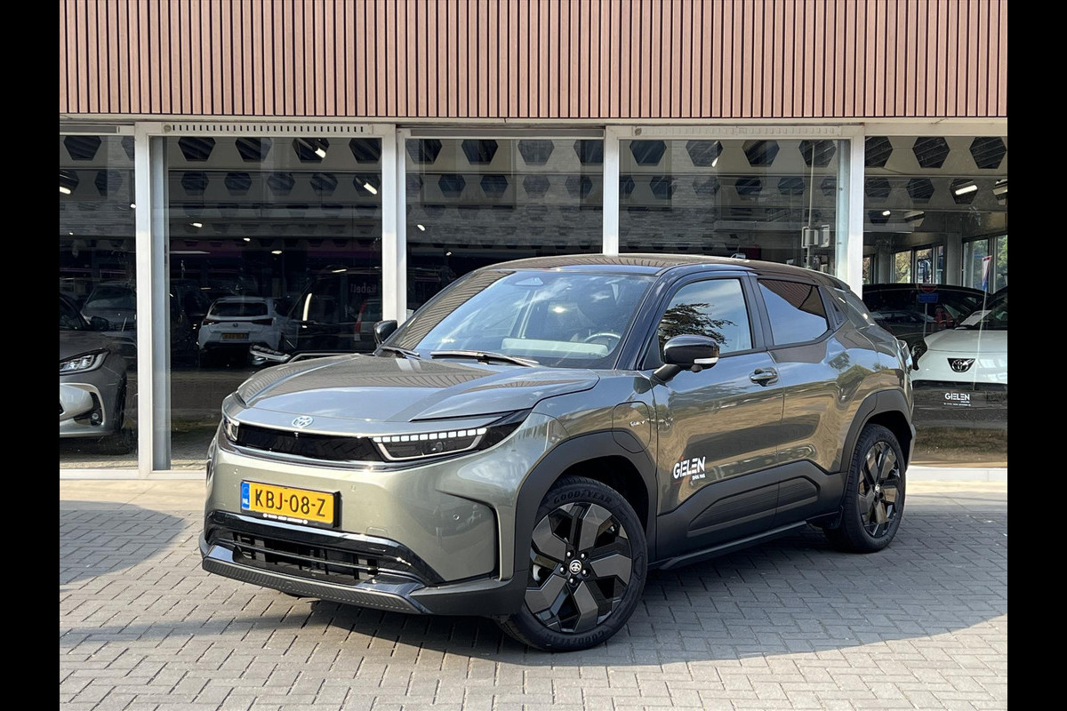 Toyota Urban Cruiser 61,1 kWh 174pk Executive | JBL, Stoel- Stuurverwarming, 360 graden camera
