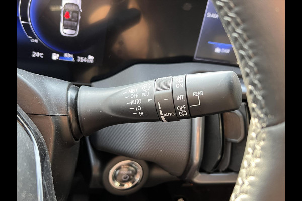 Toyota Urban Cruiser 61,1 kWh 174pk Executive | JBL, Stoel- Stuurverwarming, 360 graden camera