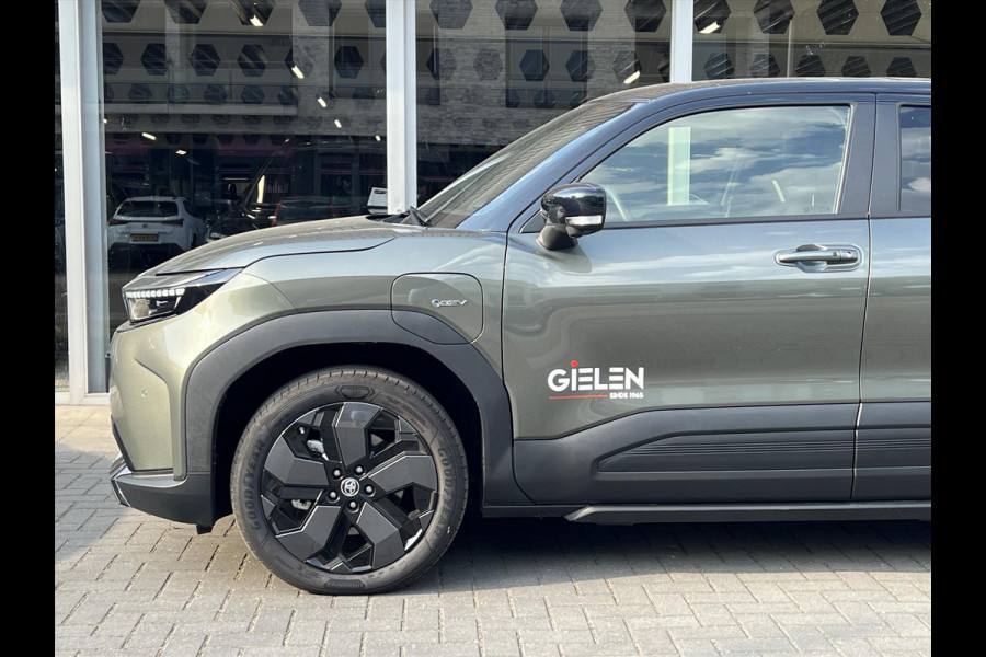 Toyota Urban Cruiser 61,1 kWh 174pk Executive | JBL, Stoel- Stuurverwarming, 360 graden camera