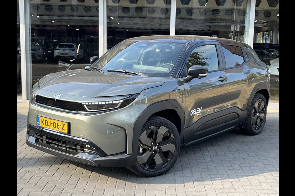 Toyota Urban Cruiser 61,1 kWh 174pk Executive | JBL, Stoel- Stuurverwarming, 360 graden camera