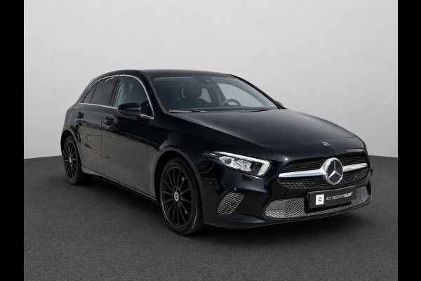 Mercedes-Benz A-Klasse 200 | Widescreen | Carplay | Sfeerverlichting | AMG velgen | Camera | Stoelver. | Dealer onderhouden | A200