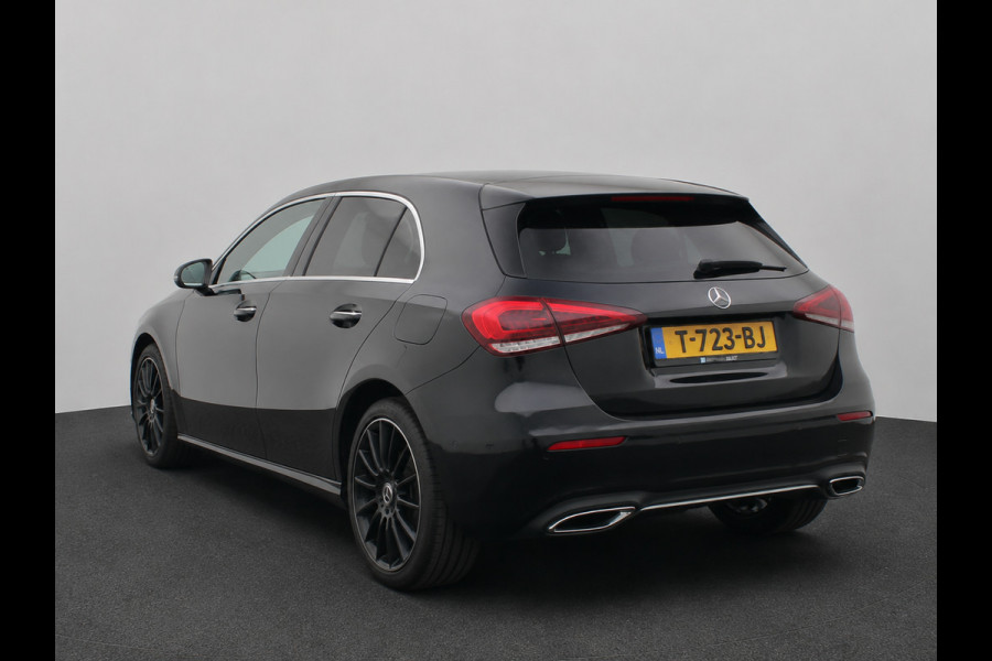 Mercedes-Benz A-Klasse 200 | Widescreen | Carplay | Sfeerverlichting | AMG velgen | Camera | Stoelver. | Dealer onderhouden | A200