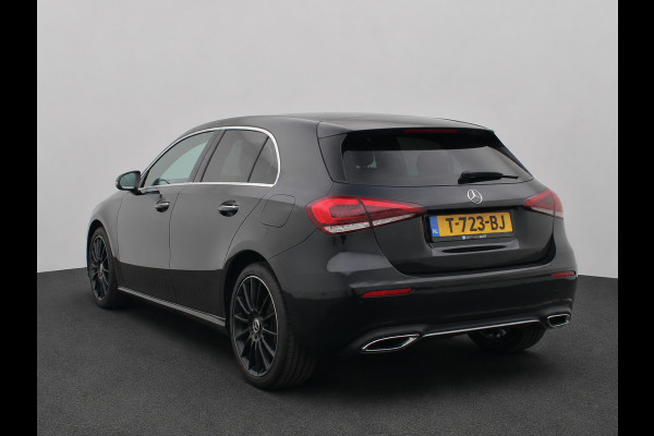 Mercedes-Benz A-Klasse 200 | Widescreen | Carplay | Sfeerverlichting | AMG velgen | Camera | Stoelver. | Dealer onderhouden | A200