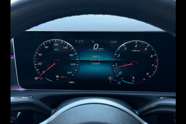 Mercedes-Benz A-Klasse 200 | Widescreen | Carplay | Sfeerverlichting | AMG velgen | Camera | Stoelver. | Dealer onderhouden | A200
