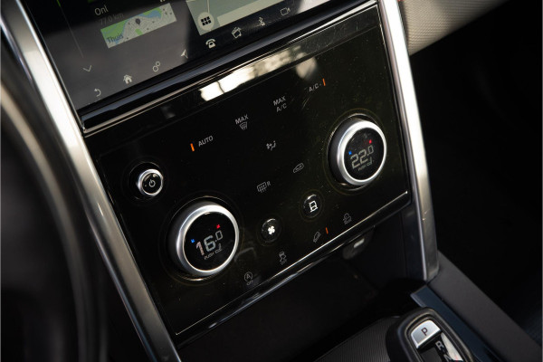 Land Rover Discovery Sport P200 2.0 R-Dynamic S Panodak Leer Navigatie Camera Trekhaak Elek Achterklep