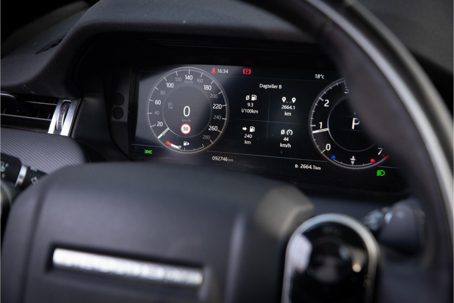 Land Rover Discovery Sport P200 2.0 R-Dynamic S Panodak Leer Navigatie Camera Trekhaak Elek Achterklep