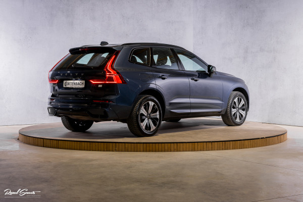 Volvo XC60 2.0 T6 Plug-in hybrid AWD Plus Dark | Panorama dak | Adaptieve cruise | Blis | Memory | Harman Kardon |