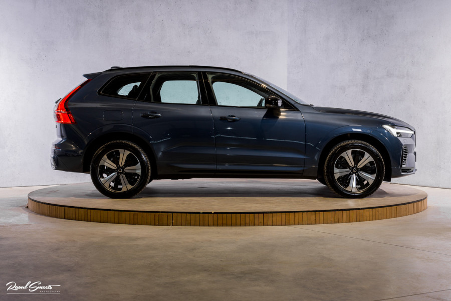 Volvo XC60 2.0 T6 Plug-in hybrid AWD Plus Dark | Panorama dak | Adaptieve cruise | Blis | Memory | Harman Kardon |