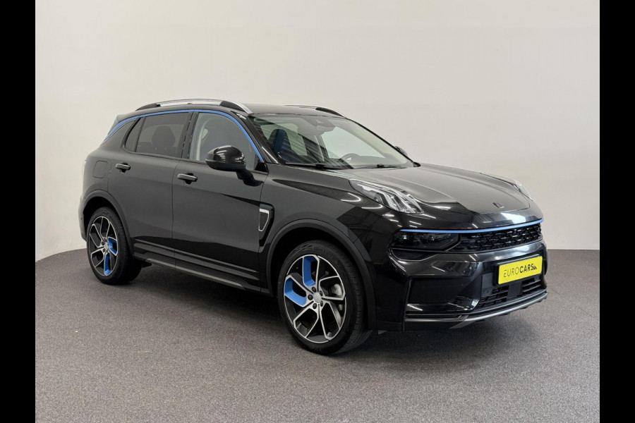 Lynk & Co 01 1.5 Panoramadak Navigatie Apple CarPlay Android Auto Camera Parkeerhulp Adaptive Cruise Control Dodehoekdetectie Stoelverwarming Climate Control Lichtmetalen velgen