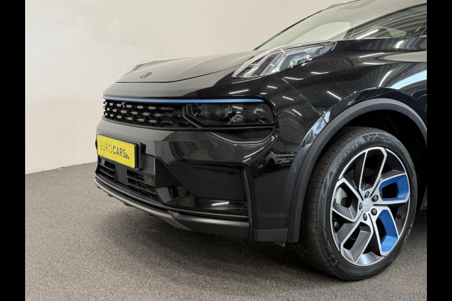 Lynk & Co 01 1.5 Panoramadak Navigatie Apple CarPlay Android Auto Camera Parkeerhulp Adaptive Cruise Control Dodehoekdetectie Stoelverwarming Climate Control Lichtmetalen velgen