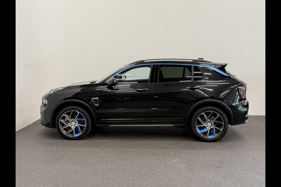 Lynk & Co 01 1.5 Panoramadak Navigatie Apple CarPlay Android Auto Camera Parkeerhulp Adaptive Cruise Control Dodehoekdetectie Stoelverwarming Climate Control Lichtmetalen velgen