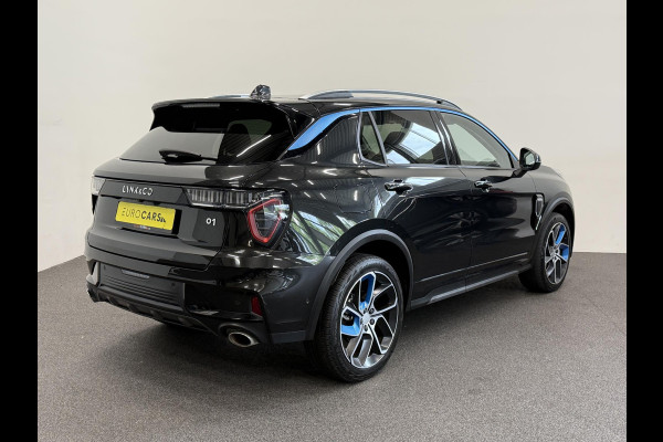 Lynk & Co 01 1.5 Panoramadak Navigatie Apple CarPlay Android Auto Camera Parkeerhulp Adaptive Cruise Control Dodehoekdetectie Stoelverwarming Climate Control Lichtmetalen velgen
