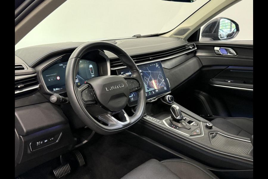 Lynk & Co 01 1.5 Panoramadak Navigatie Apple CarPlay Android Auto Camera Parkeerhulp Adaptive Cruise Control Dodehoekdetectie Stoelverwarming Climate Control Lichtmetalen velgen