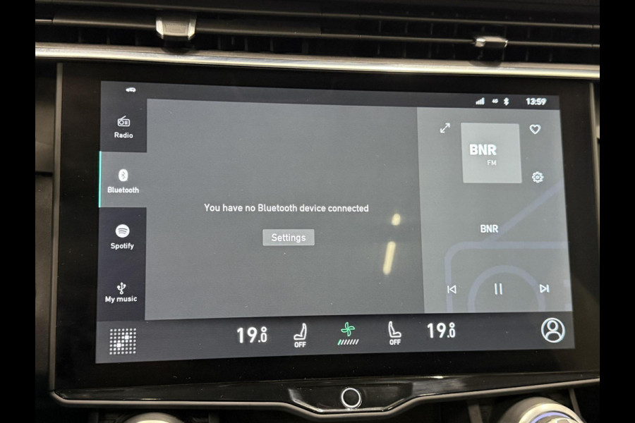 Lynk & Co 01 1.5 Panoramadak Navigatie Apple CarPlay Android Auto Camera Parkeerhulp Adaptive Cruise Control Dodehoekdetectie Stoelverwarming Climate Control Lichtmetalen velgen