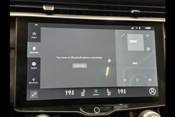 Lynk & Co 01 1.5 Panoramadak Navigatie Apple CarPlay Android Auto Camera Parkeerhulp Adaptive Cruise Control Dodehoekdetectie Stoelverwarming Climate Control Lichtmetalen velgen